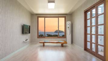 Basic Room, 1 Bedroom (F2) | 1 bedroom, free WiFi