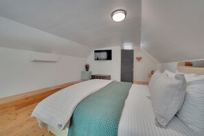 2 makuuhuonetta, silitysrauta/-lauta, ilmainen Wi-Fi, vuodevaatteet