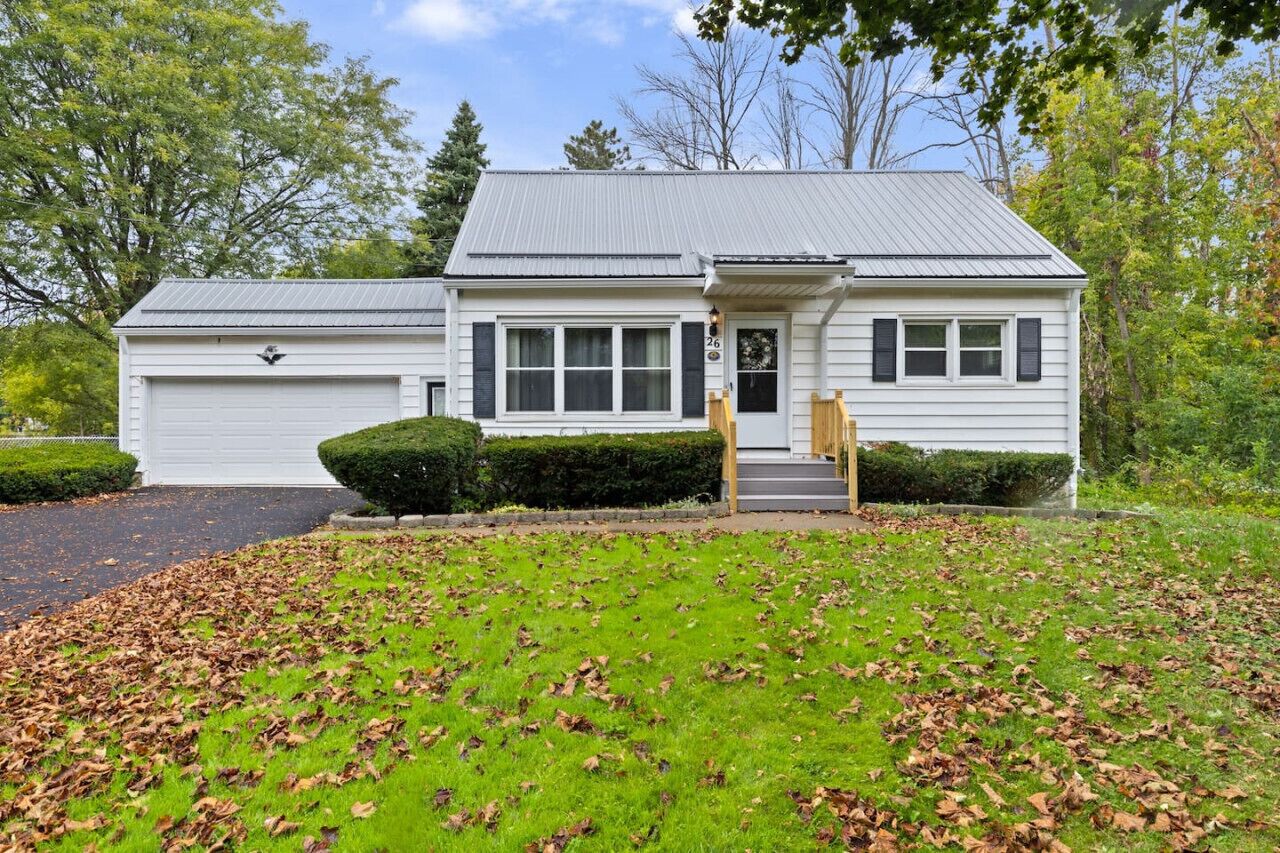 Inviting Webster Gem w/Office!