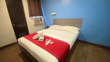 Desk, laptop workspace, free WiFi