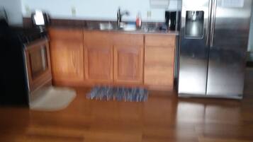 Microwave, oven, stovetop, coffee/tea maker
