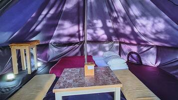 Tenda Mewah, pemandangan lembah | 1 kamar tidur dan seprai linen