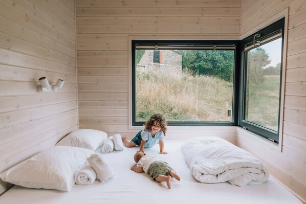 1 dormitorio y ropa de cama