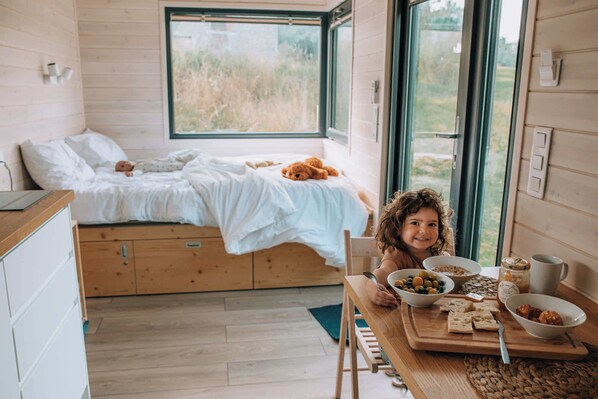 1 habitación y ropa de cama 
