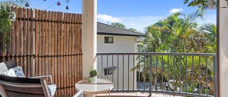 Superior-huoneisto, 2 makuuhuonetta, näköala puutarhaan | Parveke