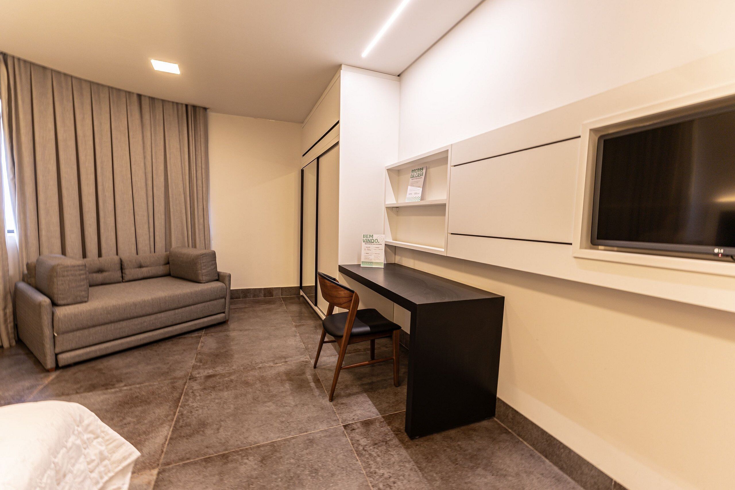 Studio Exclusif | Coin séjour | Télévision