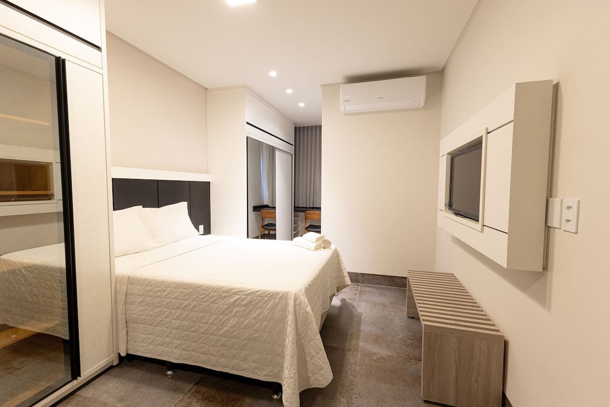Basic Studio | 1 bedroom, desk, laptop workspace, free WiFi