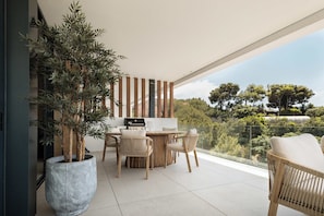 Outdoor dining - Venere | Luxury Penthouse Rooftop Pool Spa (Marbella)