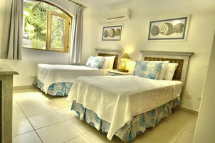 Deluxe Apartment | 2 bedrooms, in-room safe, iron/ironing board, free WiFi