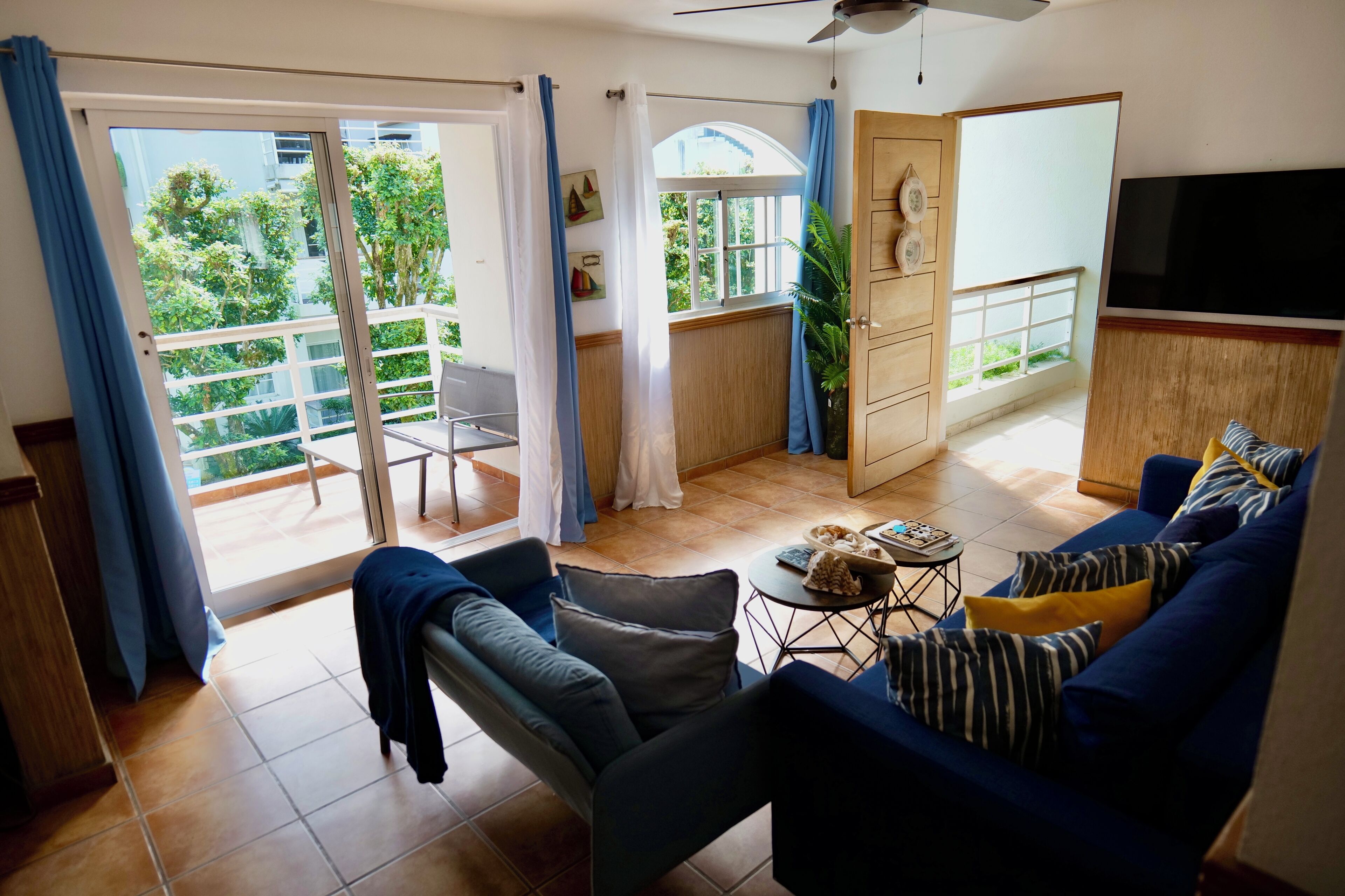 Classic Apartment | Living area | Flat-screen TV