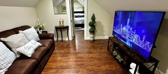 Cozy and modern apartment. Only 5 mins from Newark airport and 30 mins to NYC