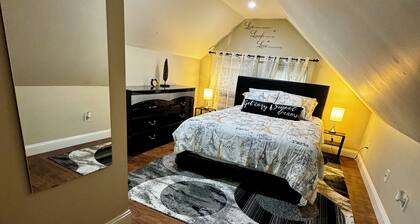 Cozy and modern apartment. Only 5 mins from Newark airport and 30 mins to NYC