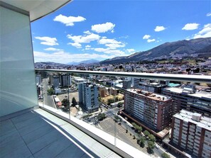 全景开间套房 | 阳台景观