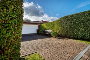 Terrace/patio - Apartment 'Ferienwohnung Bleichen 14' with Shared Pool, Shared Garden and Wi-Fi (Stralsund)