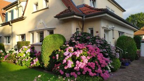 Exterior - Apartment 'Ferienwohnung Bleichen' with Private Pool, Shared Garden and Wi-Fi (Stralsund)