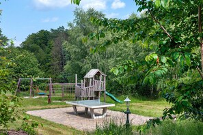 Children’s area - Apartment 'Appartement 2' with Shared Terrace and Wi-Fi (Feldberger Seenlandschaft)