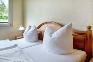 1 bedroom, free WiFi, bed sheets - Apartment 'Appartement 2' with Shared Terrace and Wi-Fi (Feldberger Seenlandschaft)