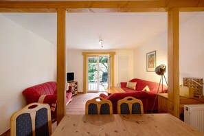 Televisión, tenis de mesa y estéreo 