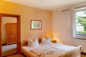 2 bedrooms, free WiFi, bed sheets - Apartment 'Ferienwohnung Hecht' with Wi-Fi (Feldberger Seenlandschaft)