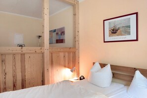 1 bedroom, free WiFi, bed sheets - Holiday Apartment Zander with Wi-Fi (Feldberger Seenlandschaft)