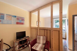 TV, ping pong, stereo - Holiday Apartment Zander with Wi-Fi (Feldberger Seenlandschaft)