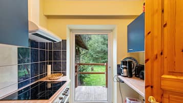 Refrigerador, horno, placa de cocina, cafetera/tetera