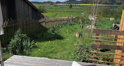 Ferienhaus 'Ländliches Öko-flair Im Strohhaus' mit privater Terrasse und WLAN