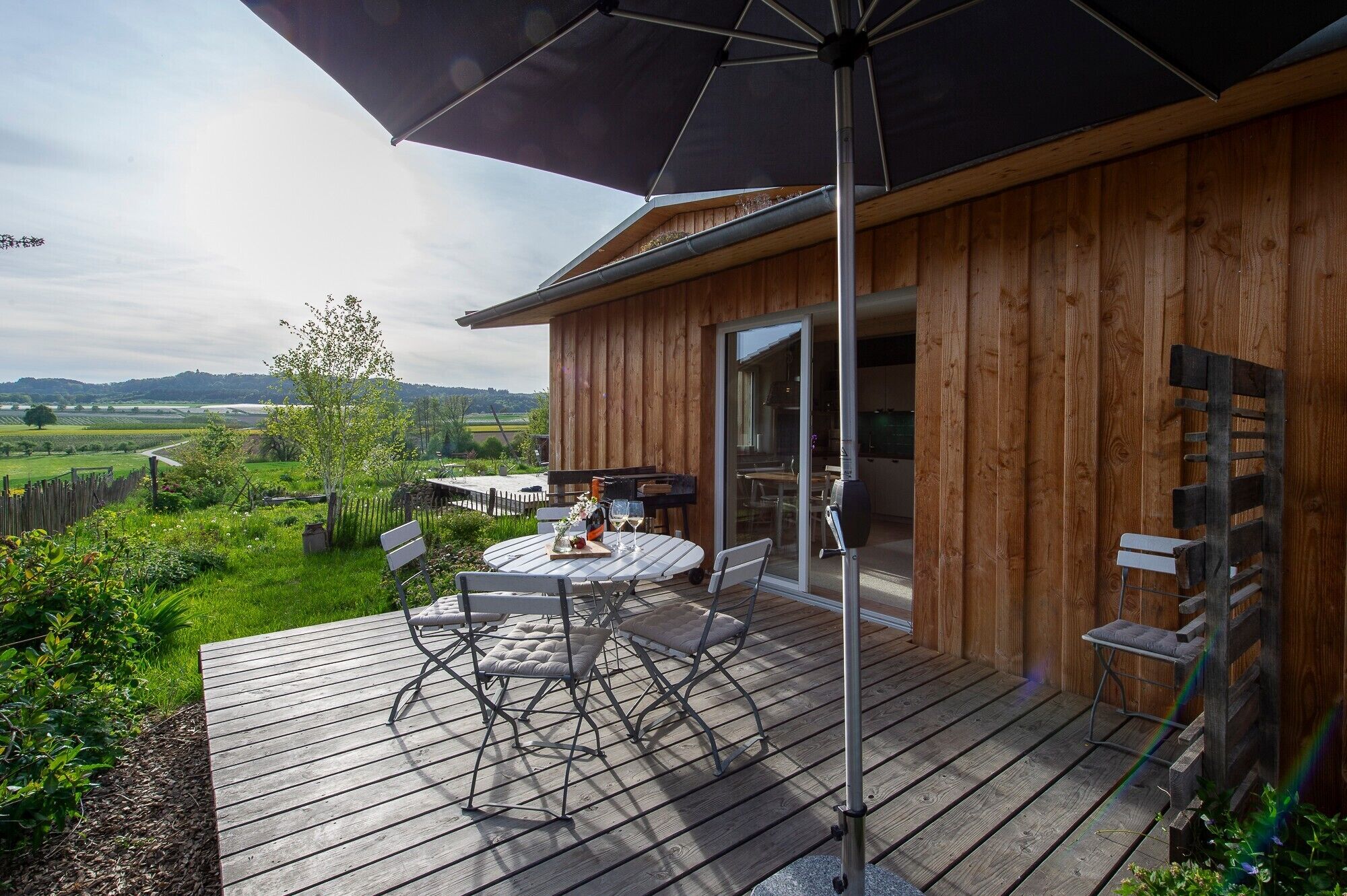 屋外ダイニングエリア