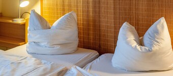 Holiday Home 'Ferienhaus Unkel Bräsig' with Private Terrace, Shared Garden and Wi-Fi