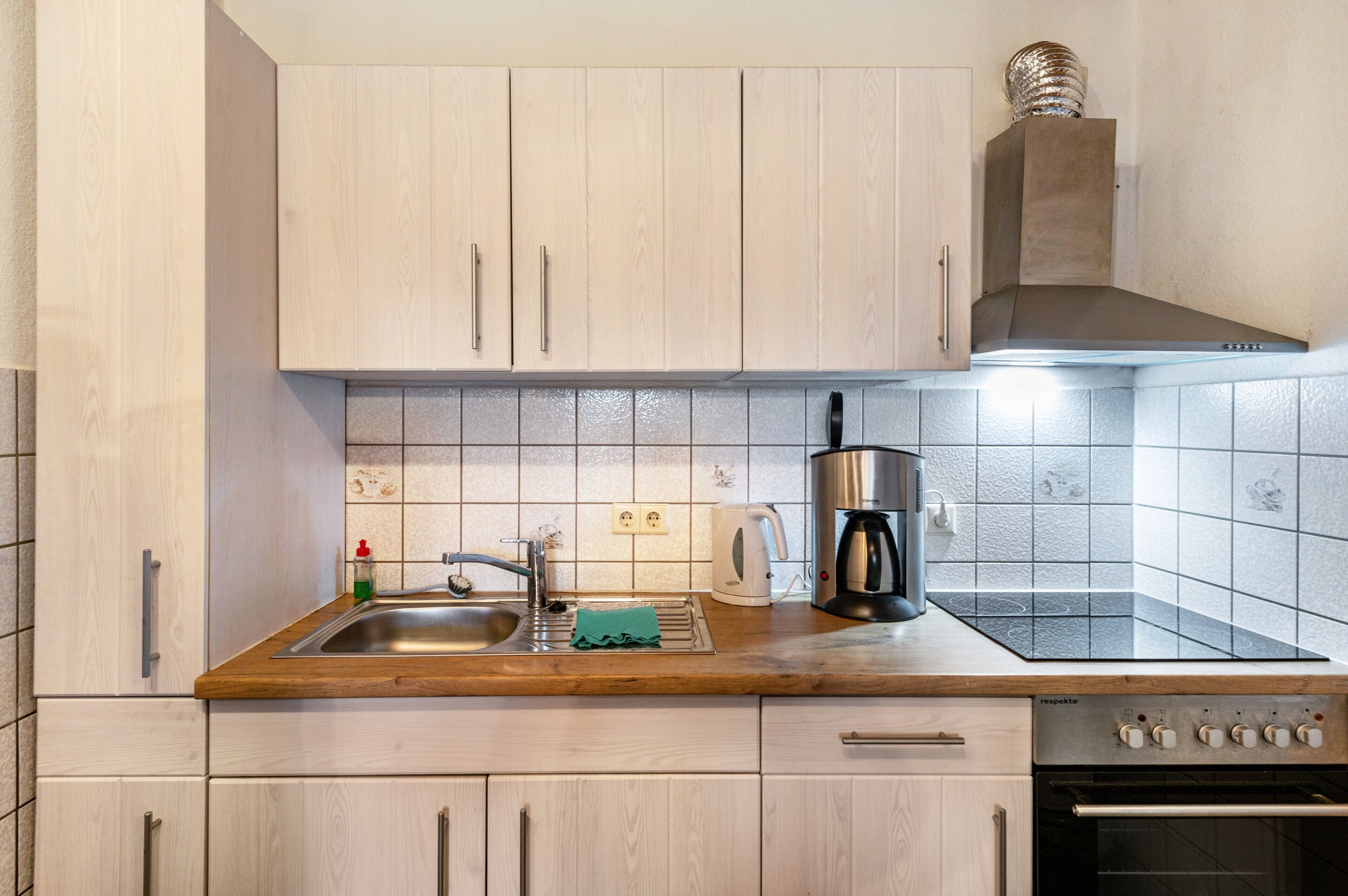 Refrigerador, horno, placa de cocina, cafetera/tetera