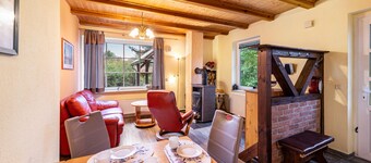 Holiday Home 'Ferienhaus Mine Hüsung' with Private Terrace, Shared Garden and Wi-Fi