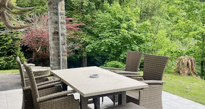 Ferienwohnung 'Talblick Chalet Blankenheim' mit privater Terrasse, privatem Garten und WLAN