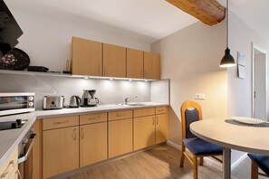 KylskÄp, mikrovÄgsugn, ugn och spishÀll