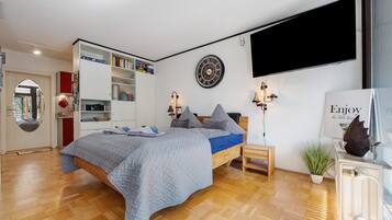 1 bedroom, iron/ironing board, free WiFi, bed sheets