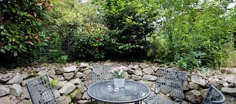"Holiday Home Schwalbennest" with Private Terrace, Private Garden and Wi-Fi