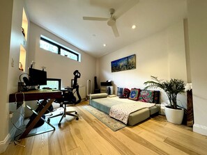 Interior - Luxury Central Park Apt: Private Bedroom, Art-Loving Hosts, Modern Amenities (New York)