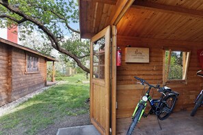 Property grounds - Holiday Home 'Blockhütte' with Private Terrace and Private Garden (Fürstenwalde/Spree)