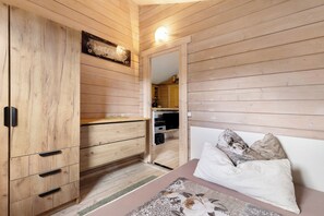 2 bedrooms, bed sheets - Holiday Home 'Blockhütte' with Private Terrace and Private Garden (Fürstenwalde/Spree)