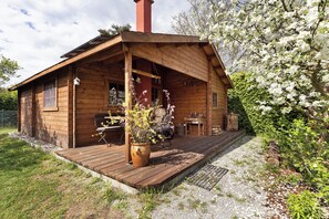 Terrace/patio - Holiday Home 'Blockhütte' with Private Terrace and Private Garden (Fürstenwalde/Spree)