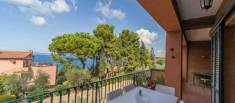 Large silent family apartment sea view and parking place free in Porto S.Stefano