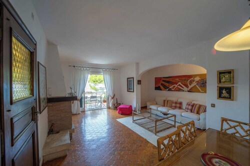 Large silent family apartment sea view and parking place free in Porto S.Stefano