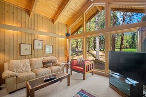 Smart TV, chimenea