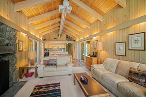 Smart TV, chimenea