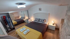 2 habitaciones, tabla de planchar con plancha, wifi y ropa de cama