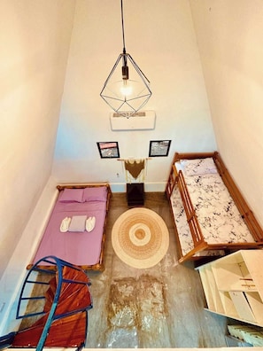 Deluxe-íbúðarhús á einni hæð - loftkæling - útsýni yfir sundlaug | 4 svefnherbergi, straujárn/strauborð, ókeypis þráðlaus nettenging