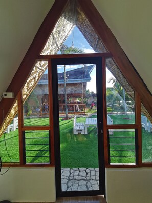 Dubbelrum - 2 dubbelsängar - luftkonditionering - utsikt mot trädgården | Strykjärn/strykbräda, gratis wi-fi och sängkläder