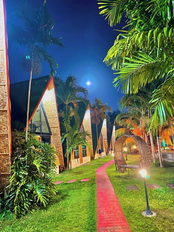 Iron/ironing board, free WiFi, bed sheets - Glamping Alona (Panglao)