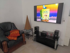 Interior - family cottage with a backyard (Weyer)