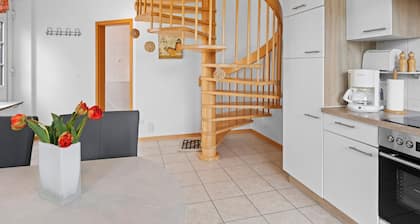 Home with sauna and whirlpool close to the beach