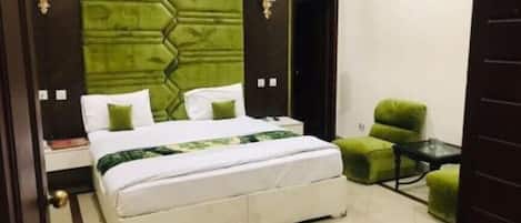 Deluxe Double Room | Soundproofing, iron/ironing board, free WiFi